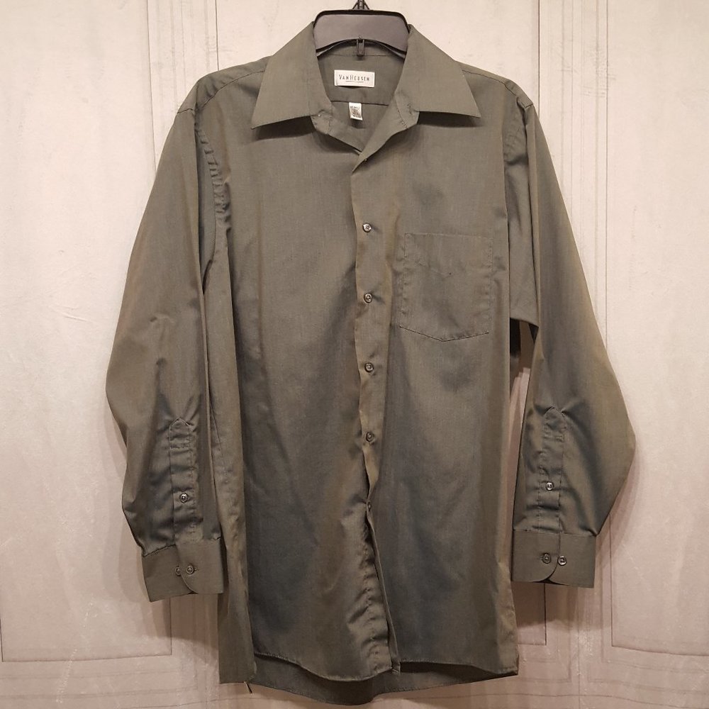 Van Heusen Dress Shirt Wrinkle Free Size Med with 15.5 Neck 32/33